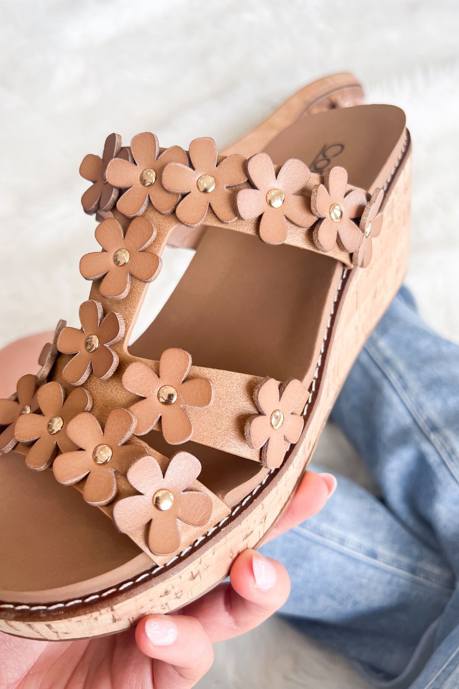 Corkys Mic Drop Caramel Wedge