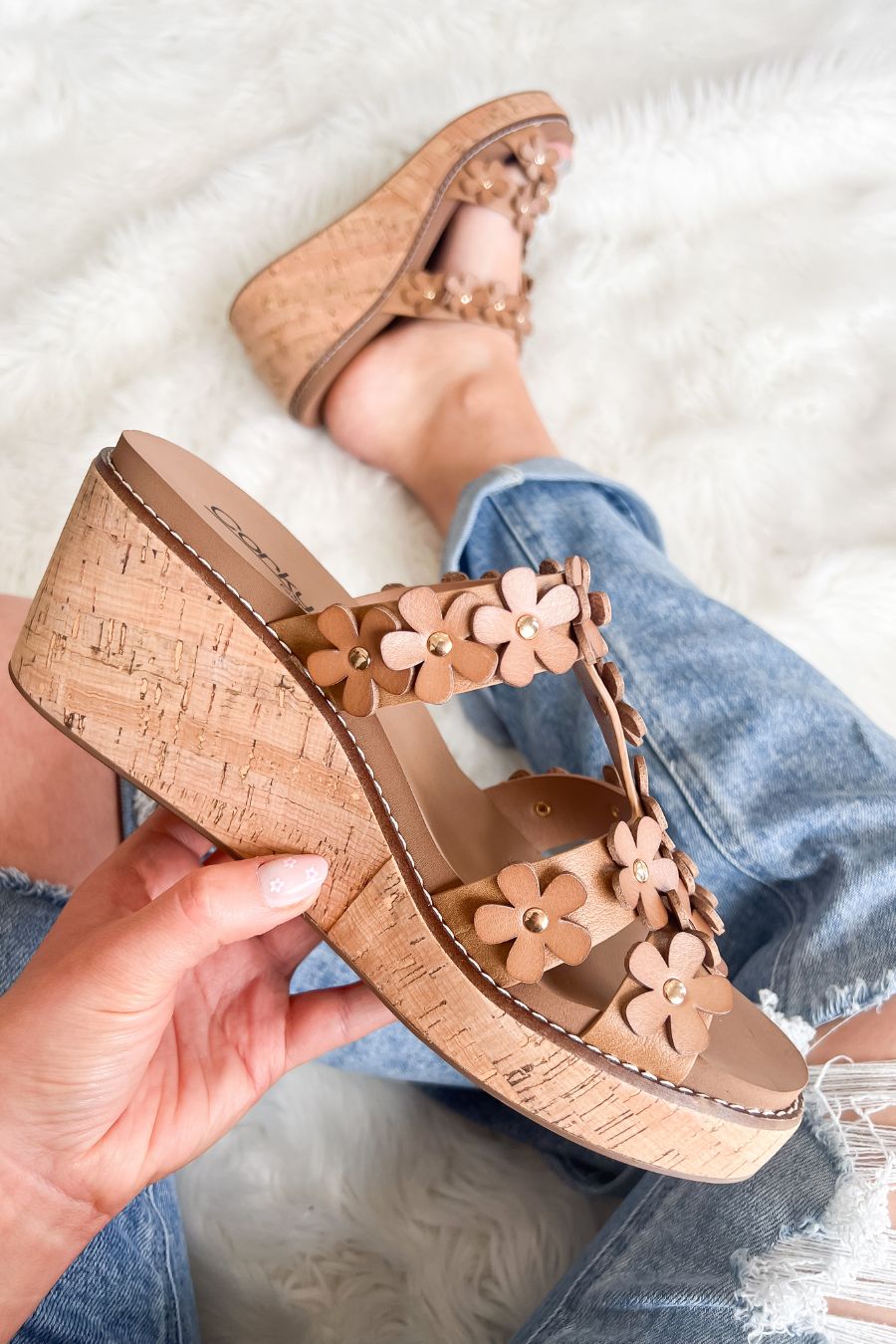 Corkys Mic Drop Caramel Wedge