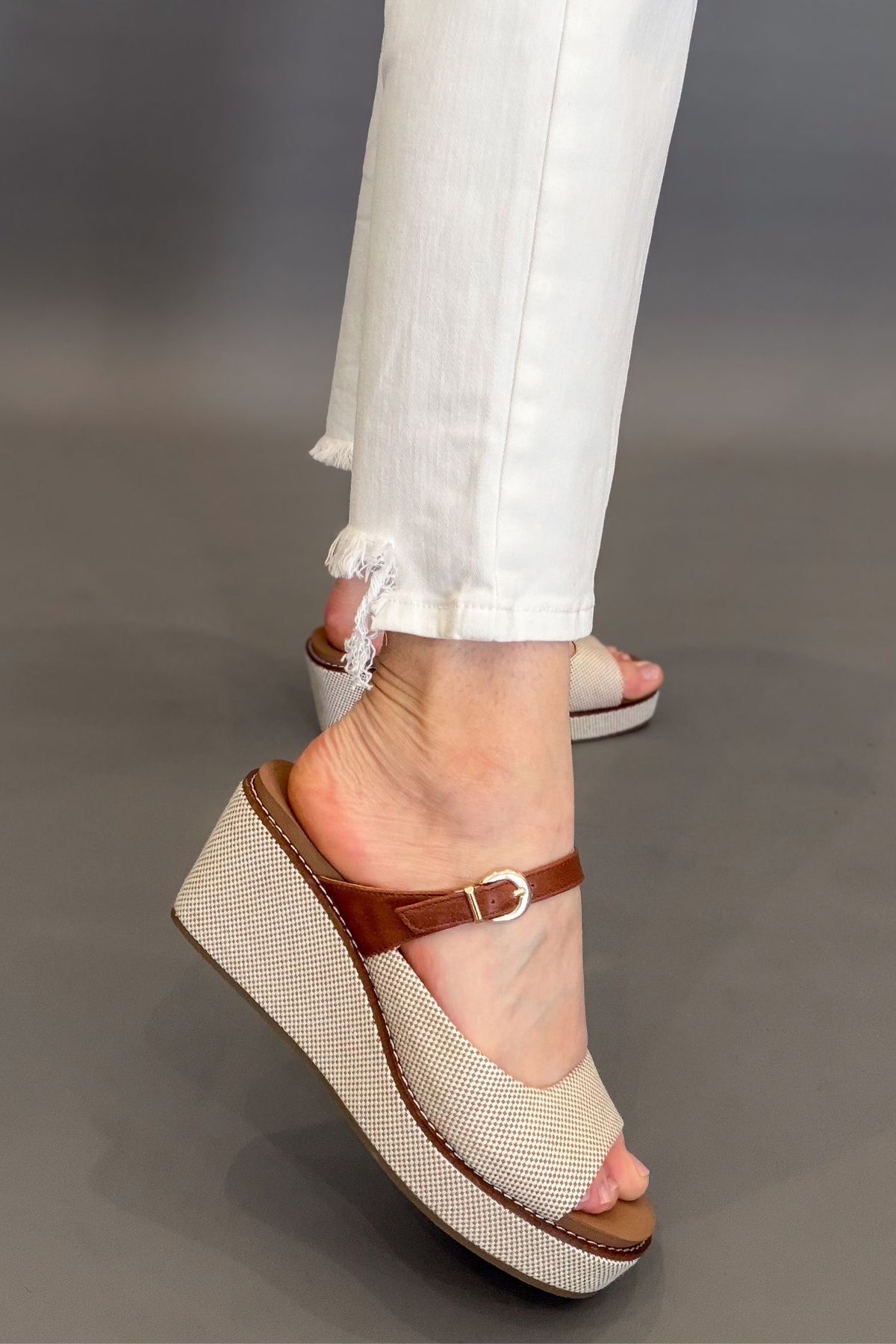 Corkys Treat Yourself Wedge2