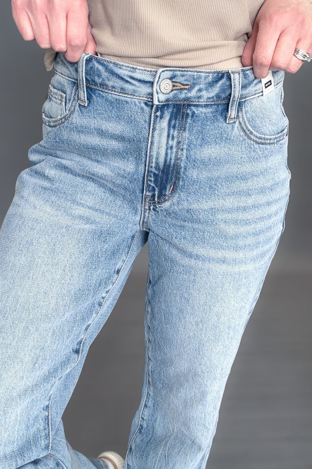 Judy Blue Mid Rise Rigid Magic Straight Jeans