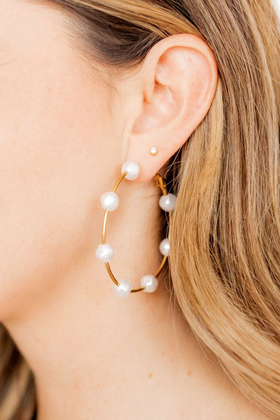 Linny Co- Pearl Hoop Earrings