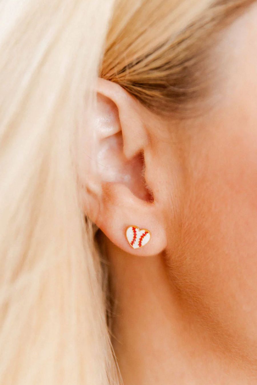 Linny Co Screwback Stud- Baseball Heart