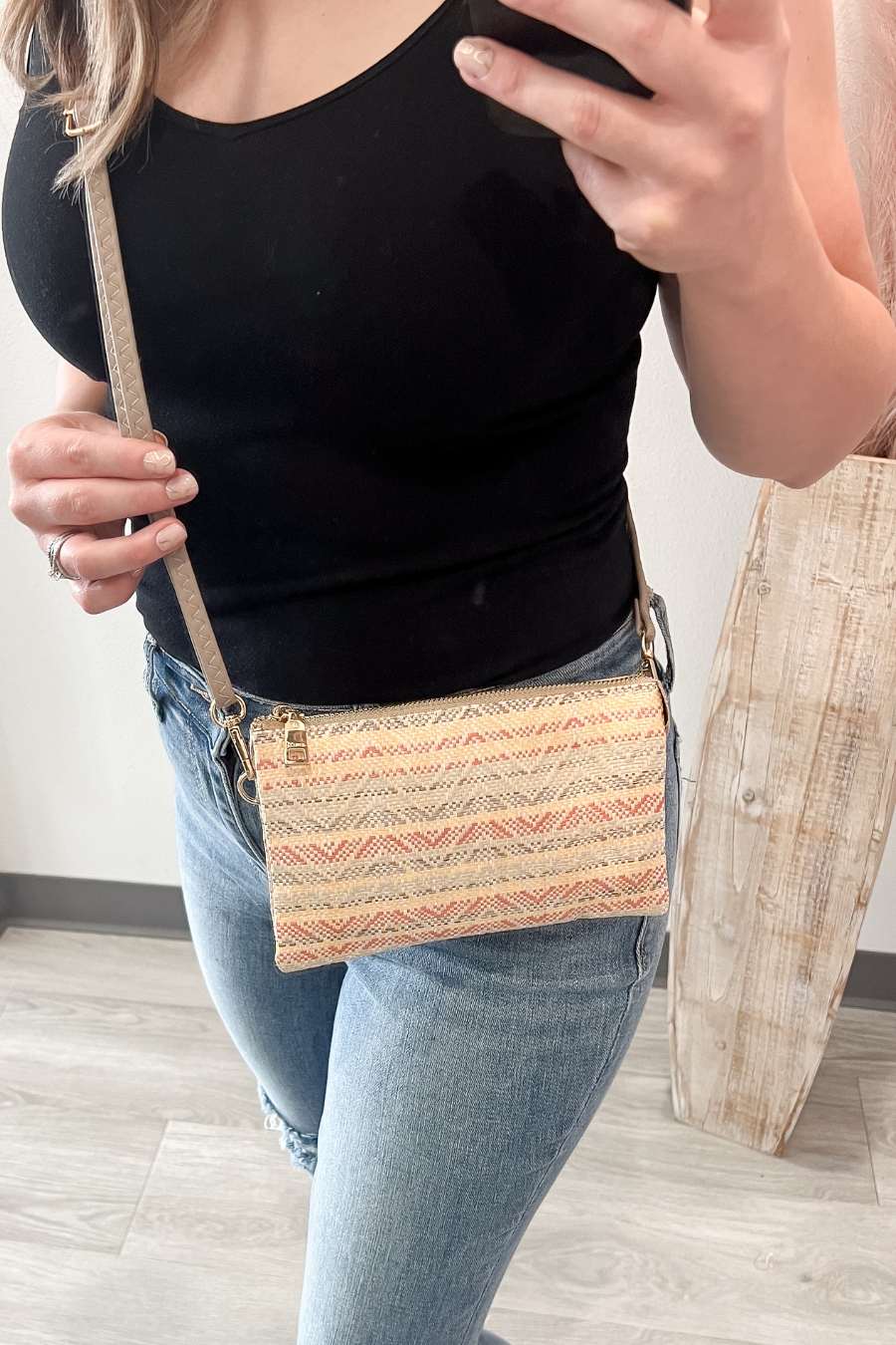 Riley Crossbody- Straw Tan/Salmon