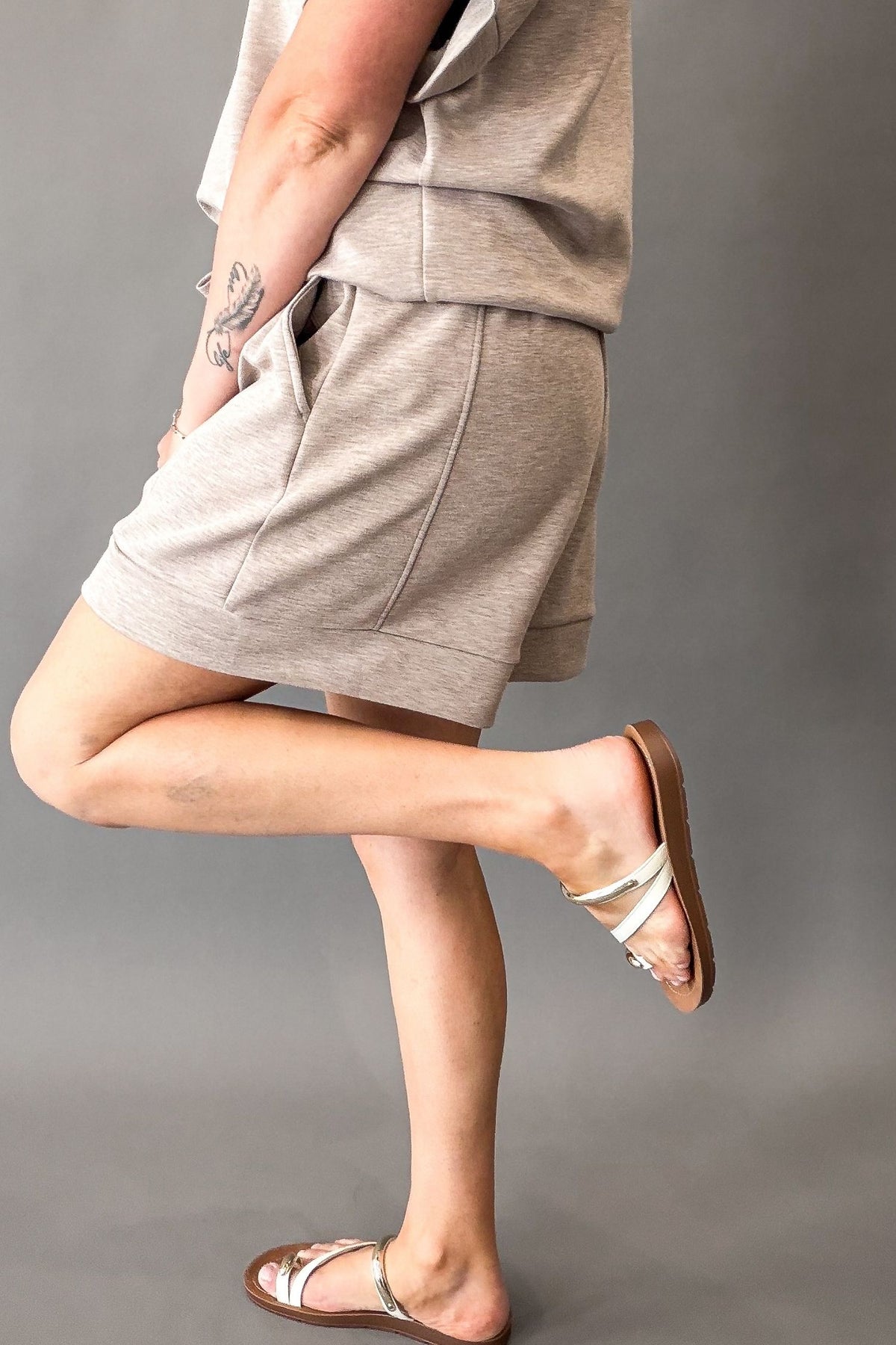 Super Soft Pleat Casual Heather Taupe Short